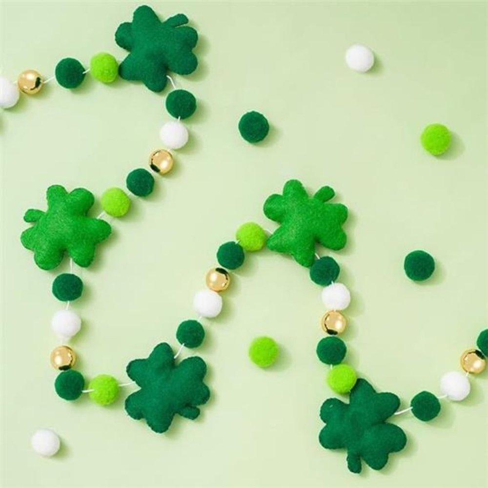 8.2Ft St. Patrick's Day Felt Ball Garland 3D Lucky Shamrock with Gold - Picture 8 of 8